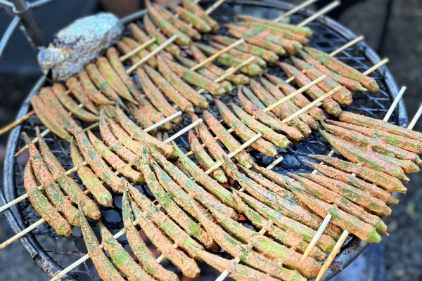 Grilling bindi masala, Brooklyn, 2023